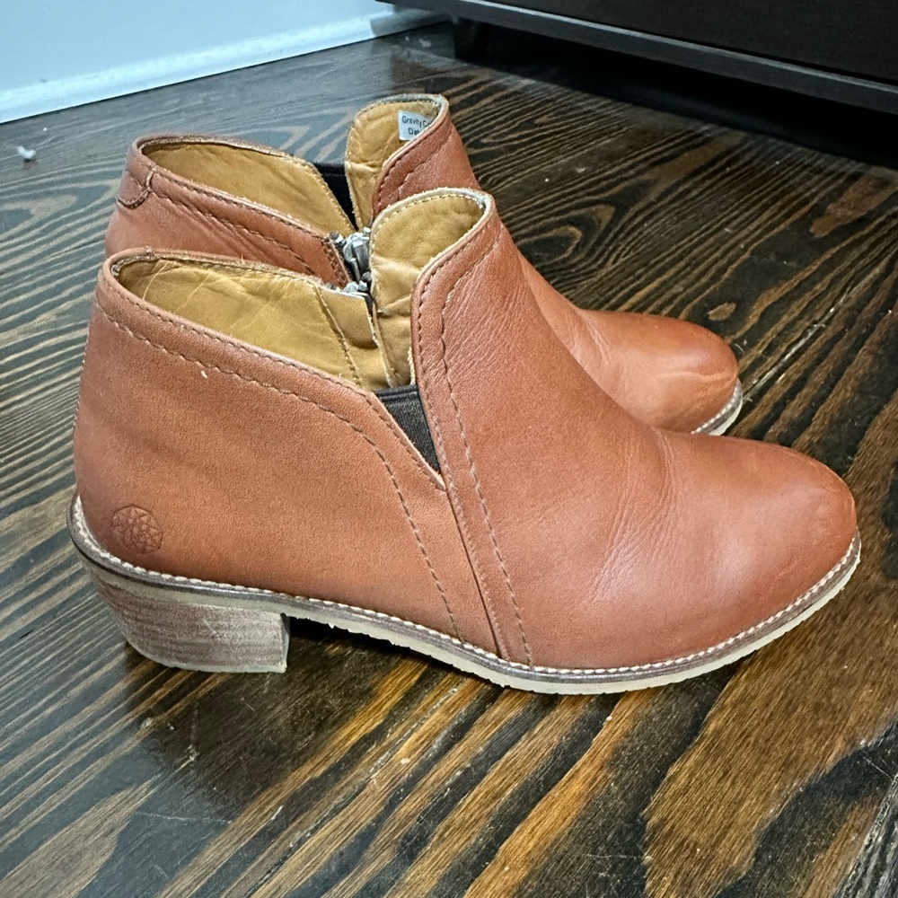 Xena Steel Toe Boots - Gravity - Cognac - Size 9.5